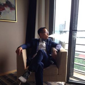 Meet your Posher, Larry